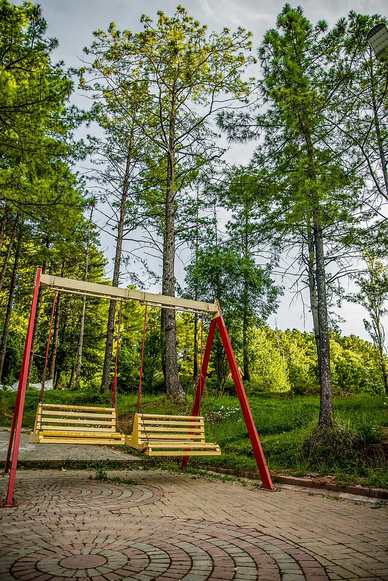 Garden spaces at Chinar Resort